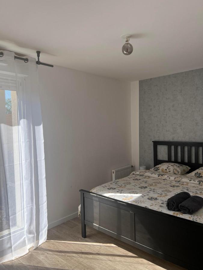 Appartement Rez De Chaussee Avec Parking Prive Orléans Exterior foto