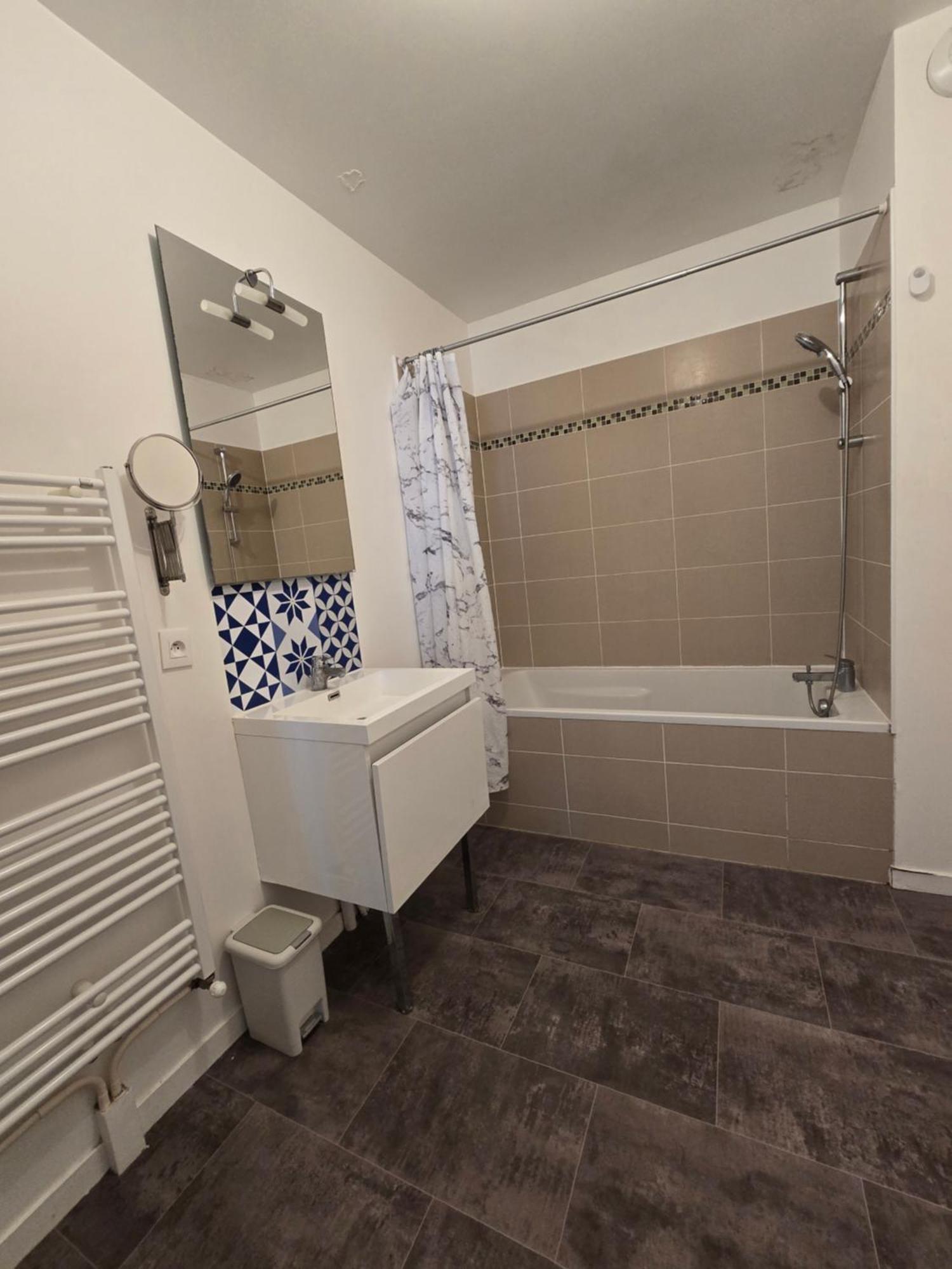 Appartement Rez De Chaussee Avec Parking Prive Orléans Exterior foto