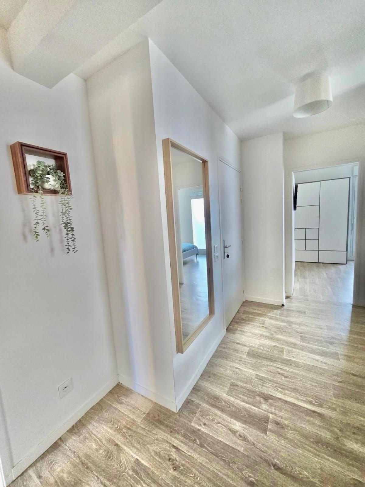Appartement Rez De Chaussee Avec Parking Prive Orléans Exterior foto