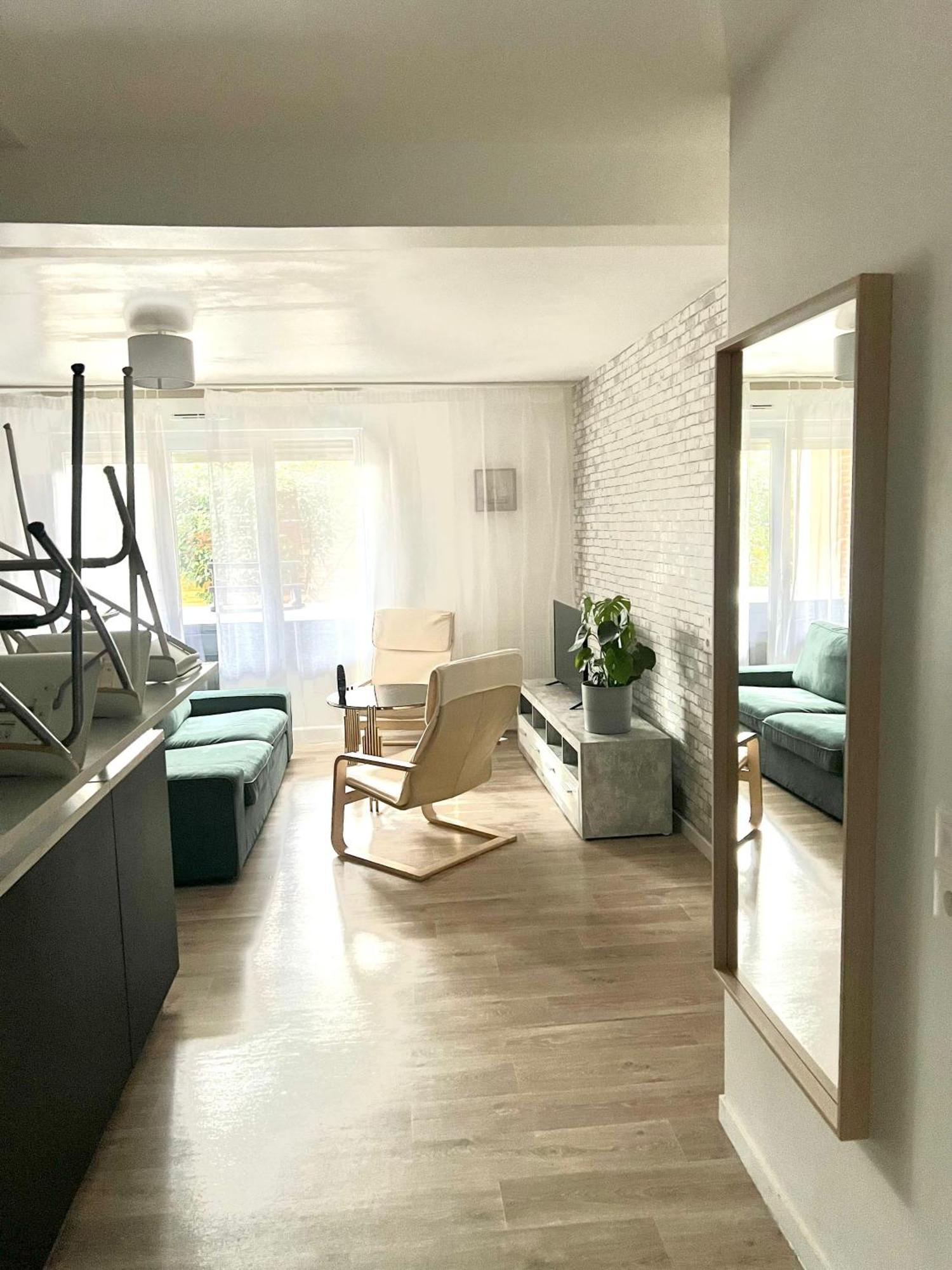 Appartement Rez De Chaussee Avec Parking Prive Orléans Exterior foto